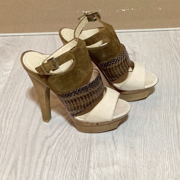 Pelle Moda Heels - Picture 1 of 6